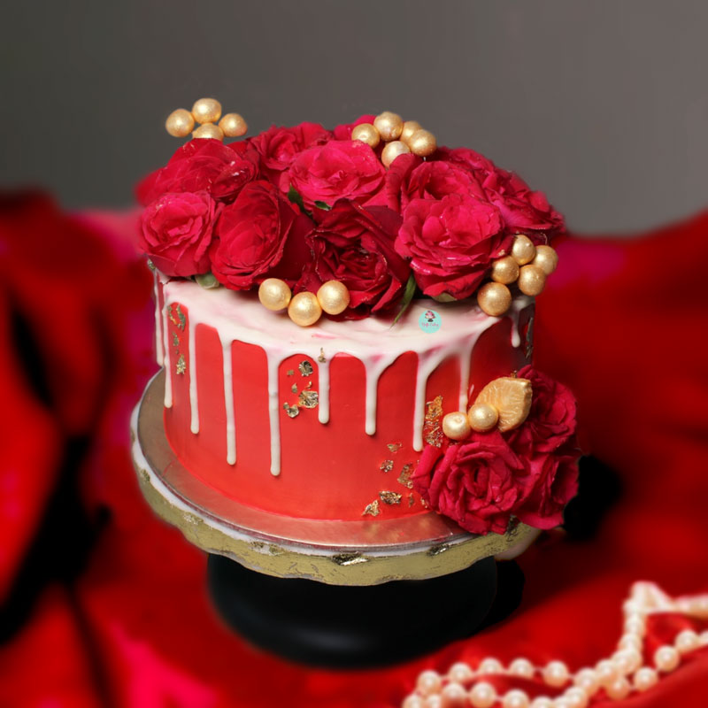 red roses and cake - Buyflower