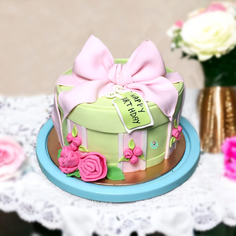 Gift Box Cake -